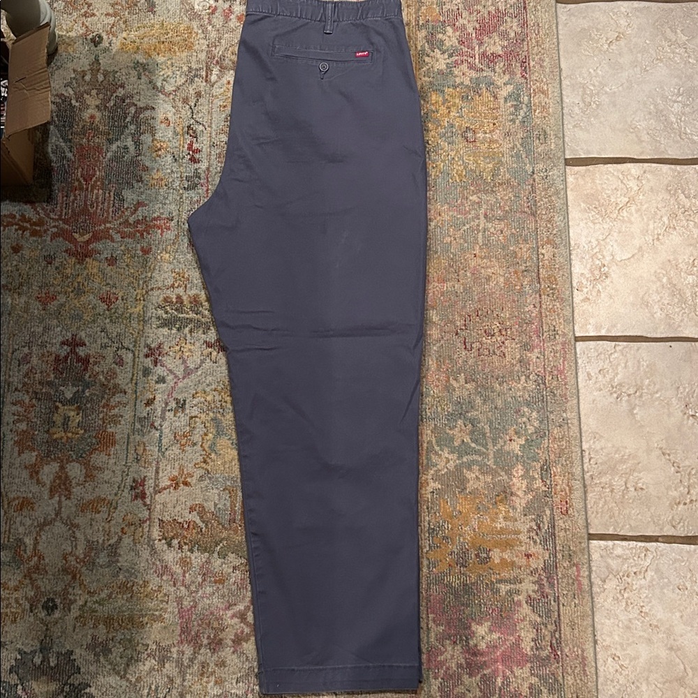 Levi's Navy Chino Pants Like New - Picture 4 of 7